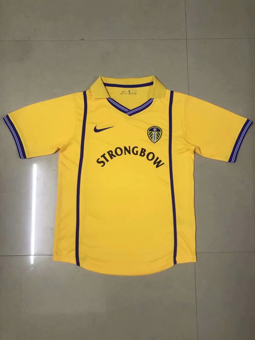 2001 Leeds United  away Retro