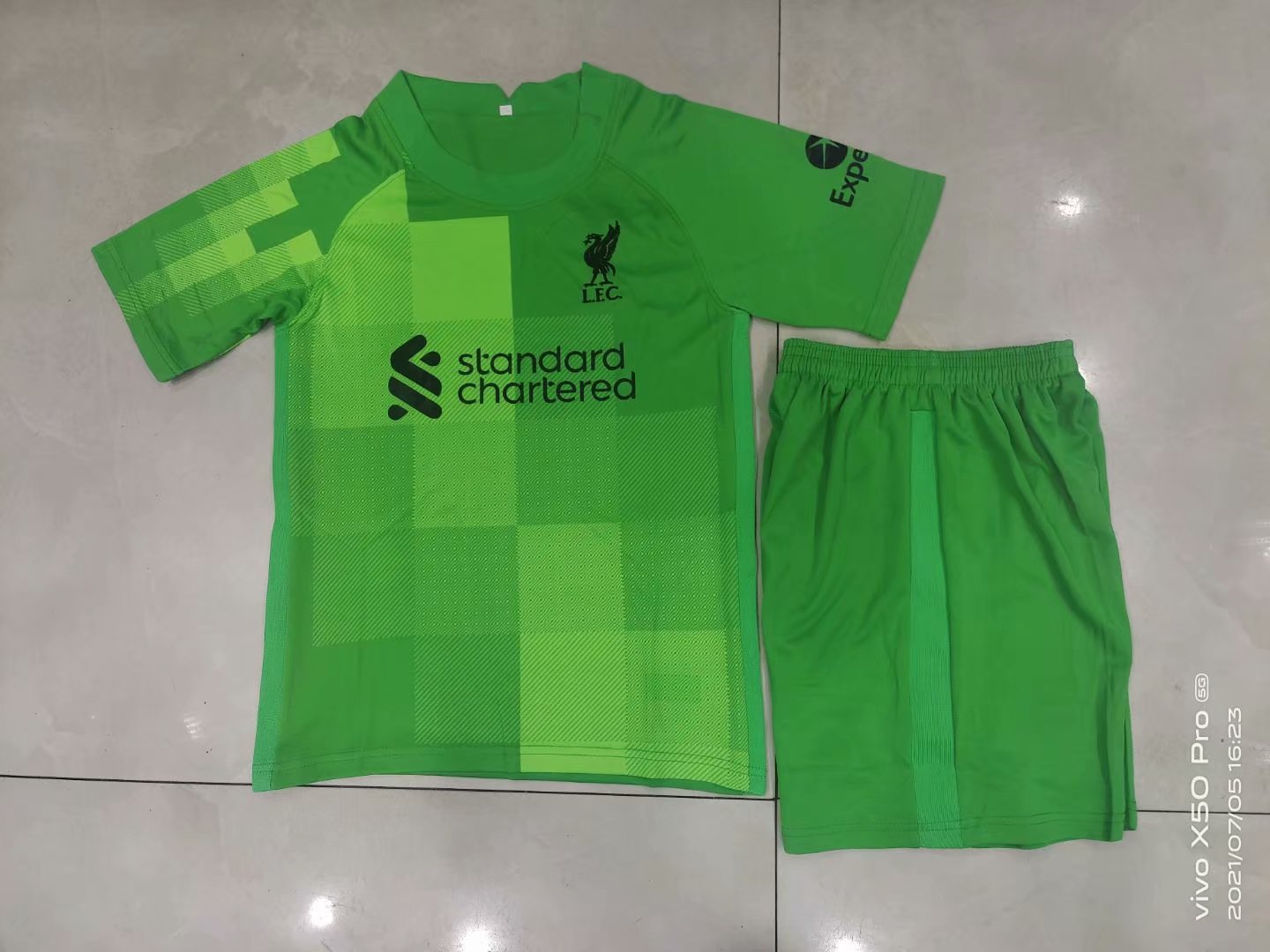 2021-2022 Liverpool goalkeeper kids kit 