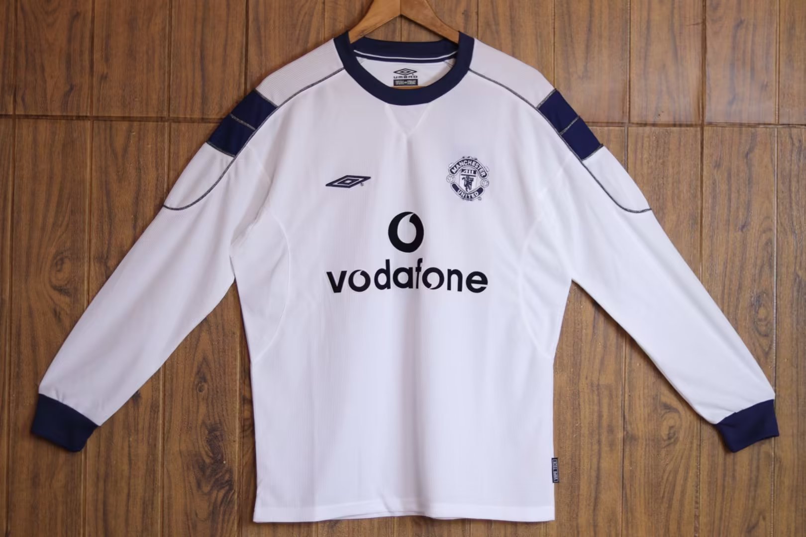 1999-2000 Manchester United white long shirt 
