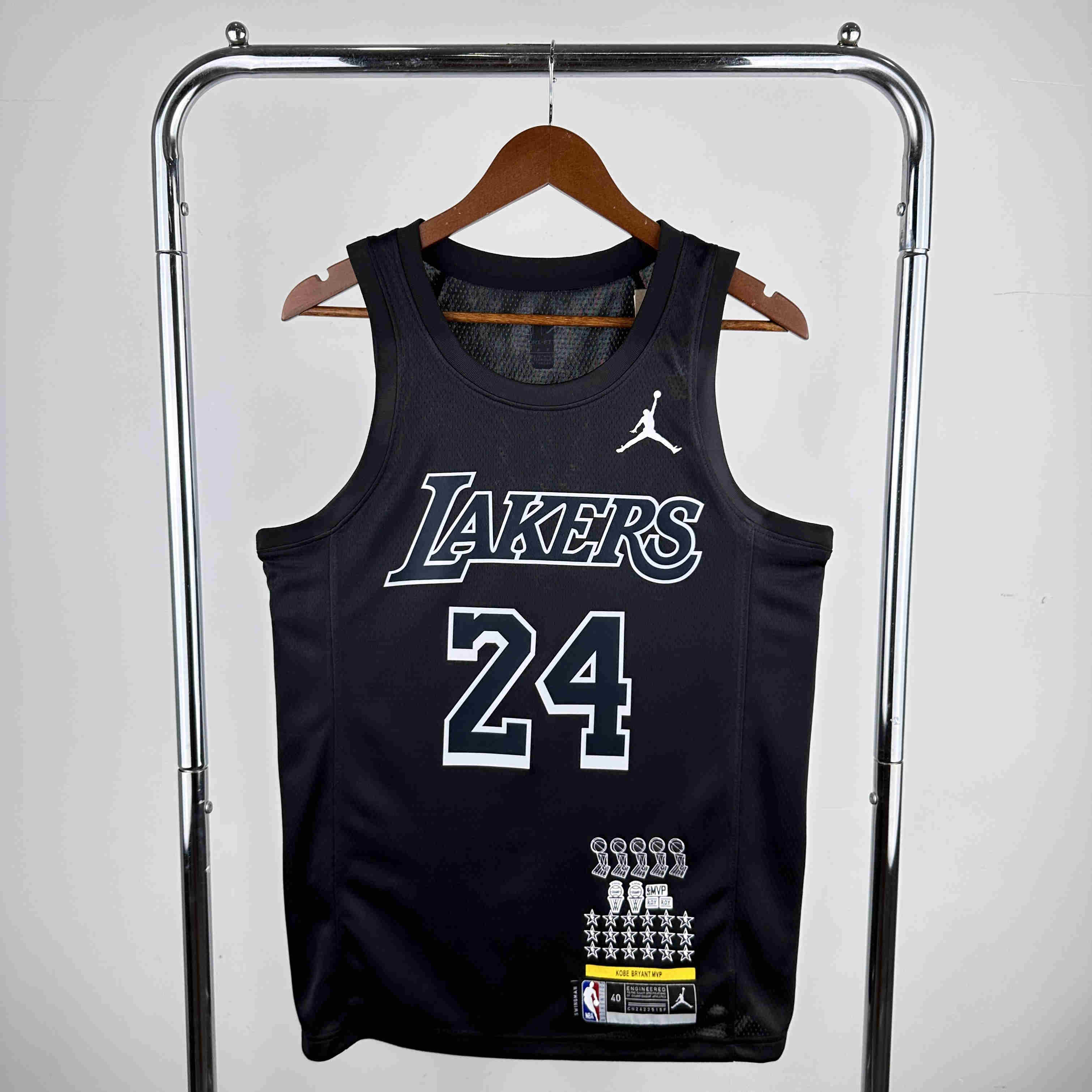 Los Angeles Lakers  NO.24