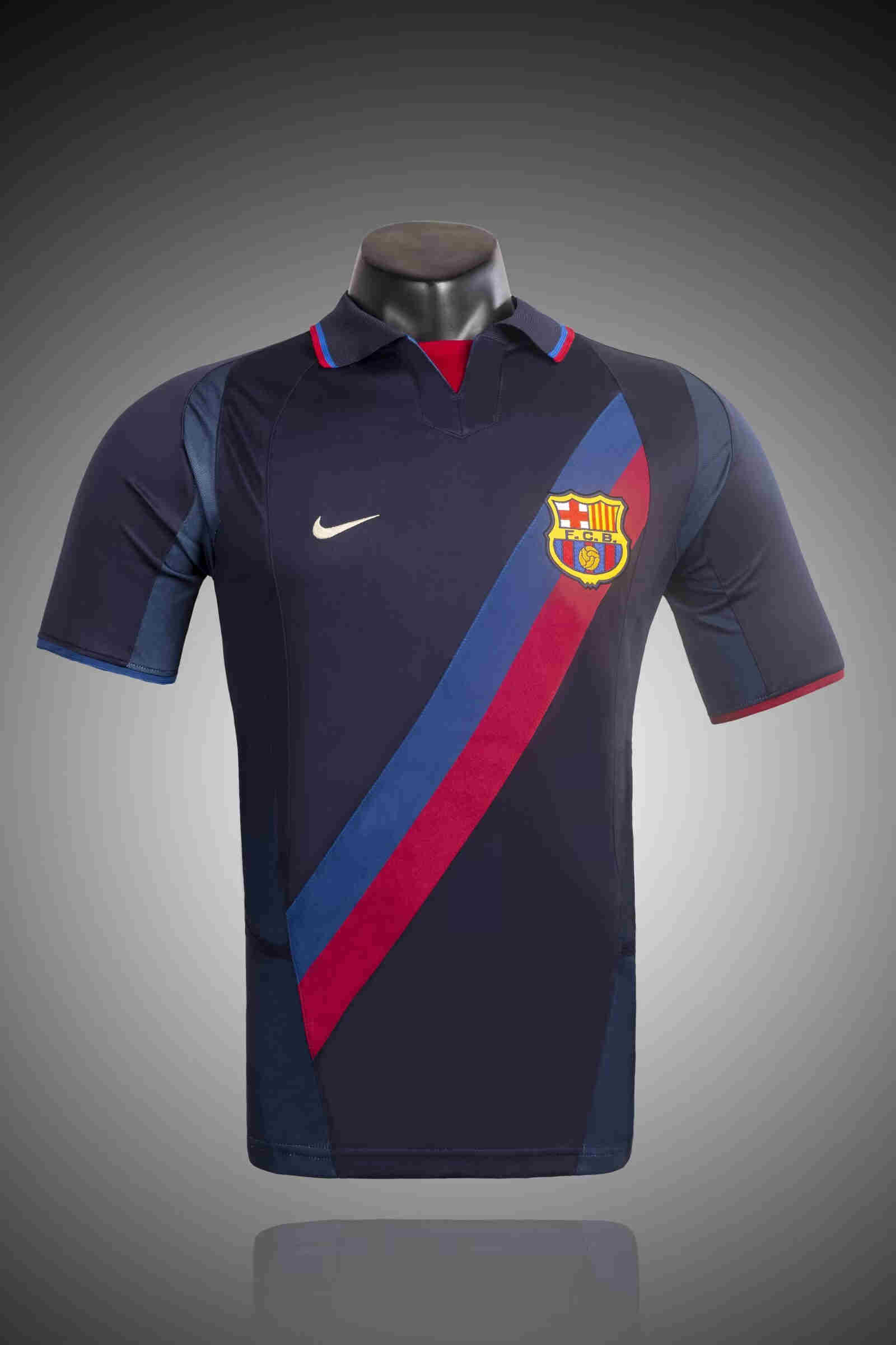 2002-2003  Barcelona AWAY Retro.