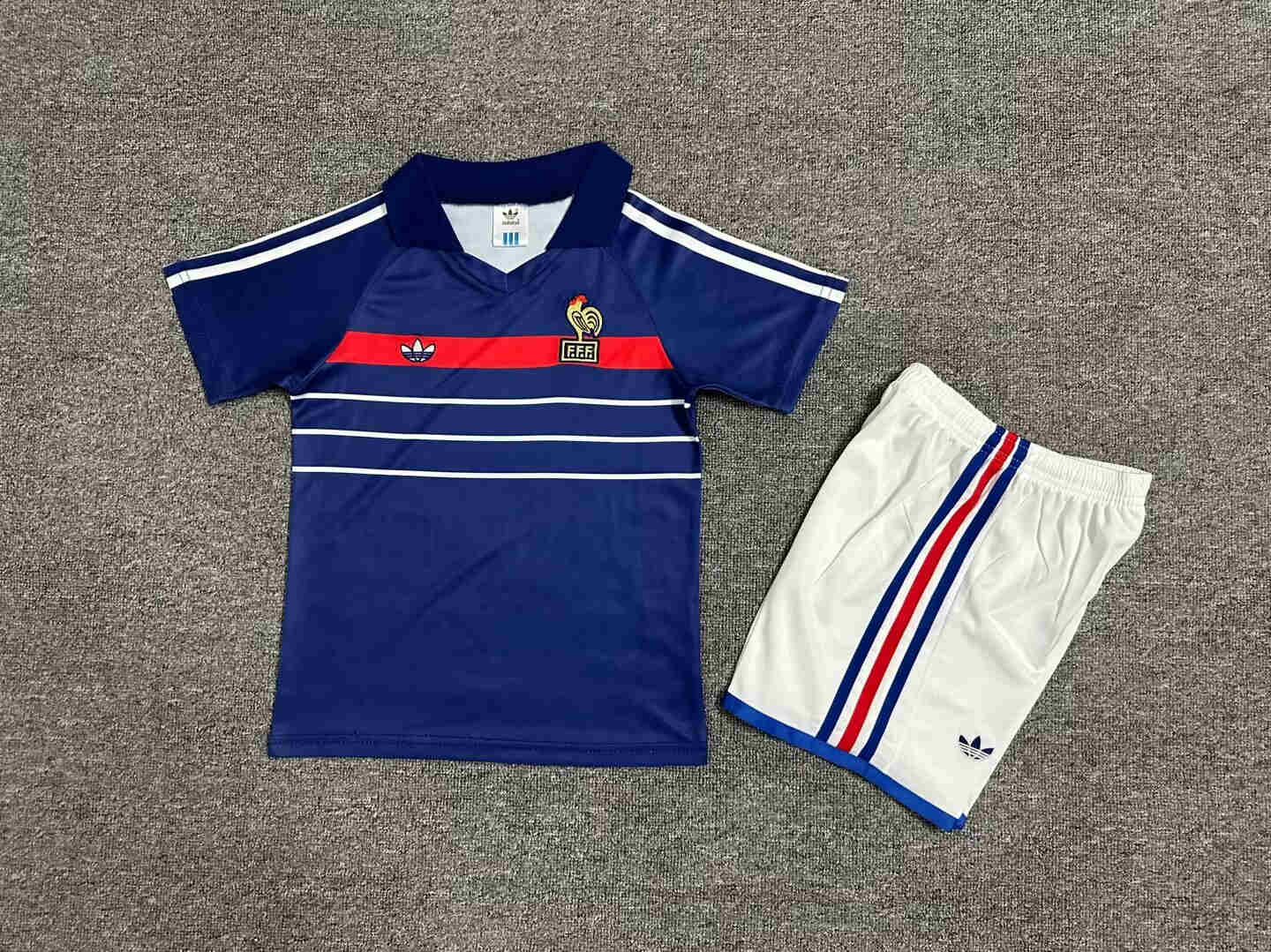 1982-1984  France kids kit 