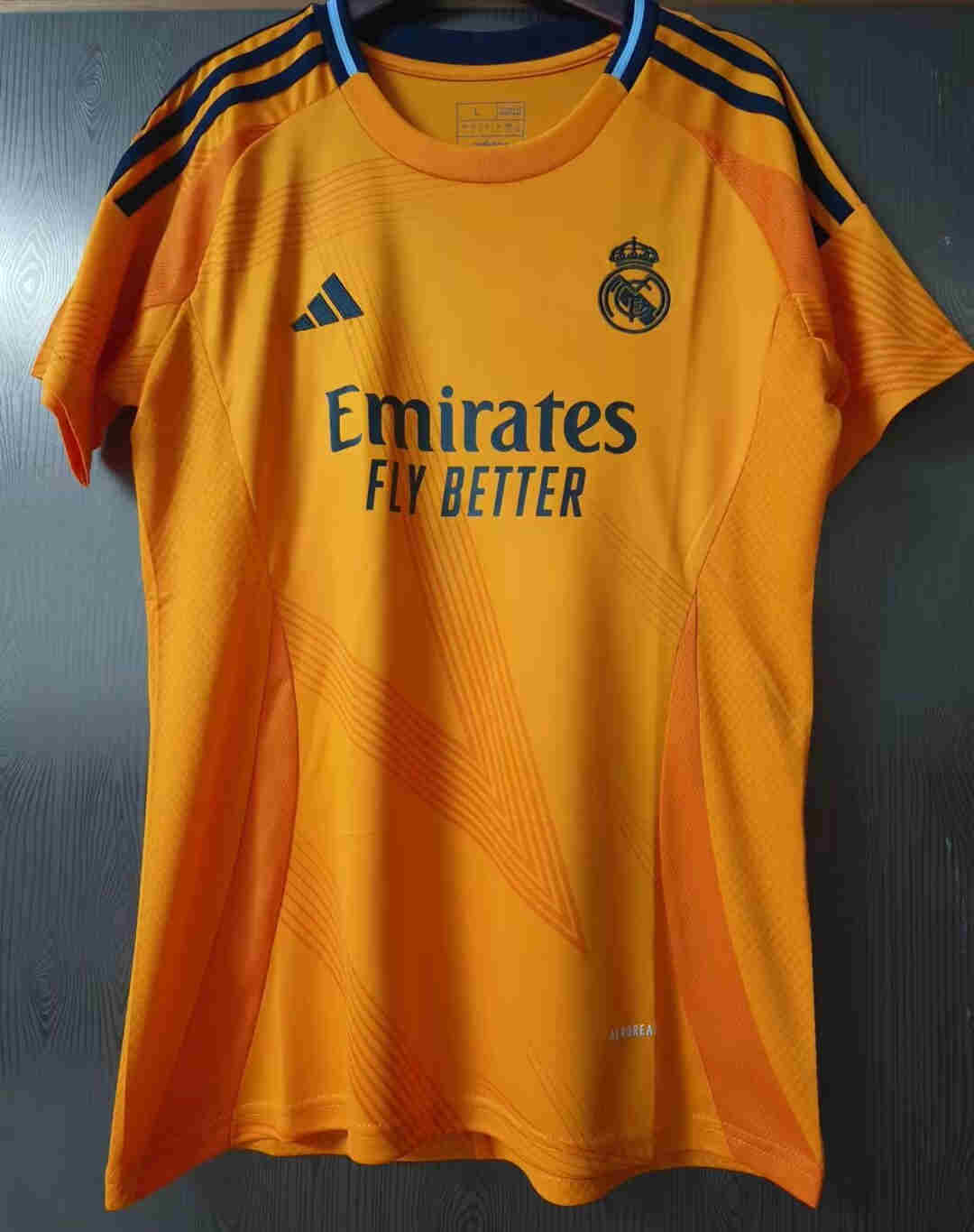 2024/2025 REAL MADRID away   woman