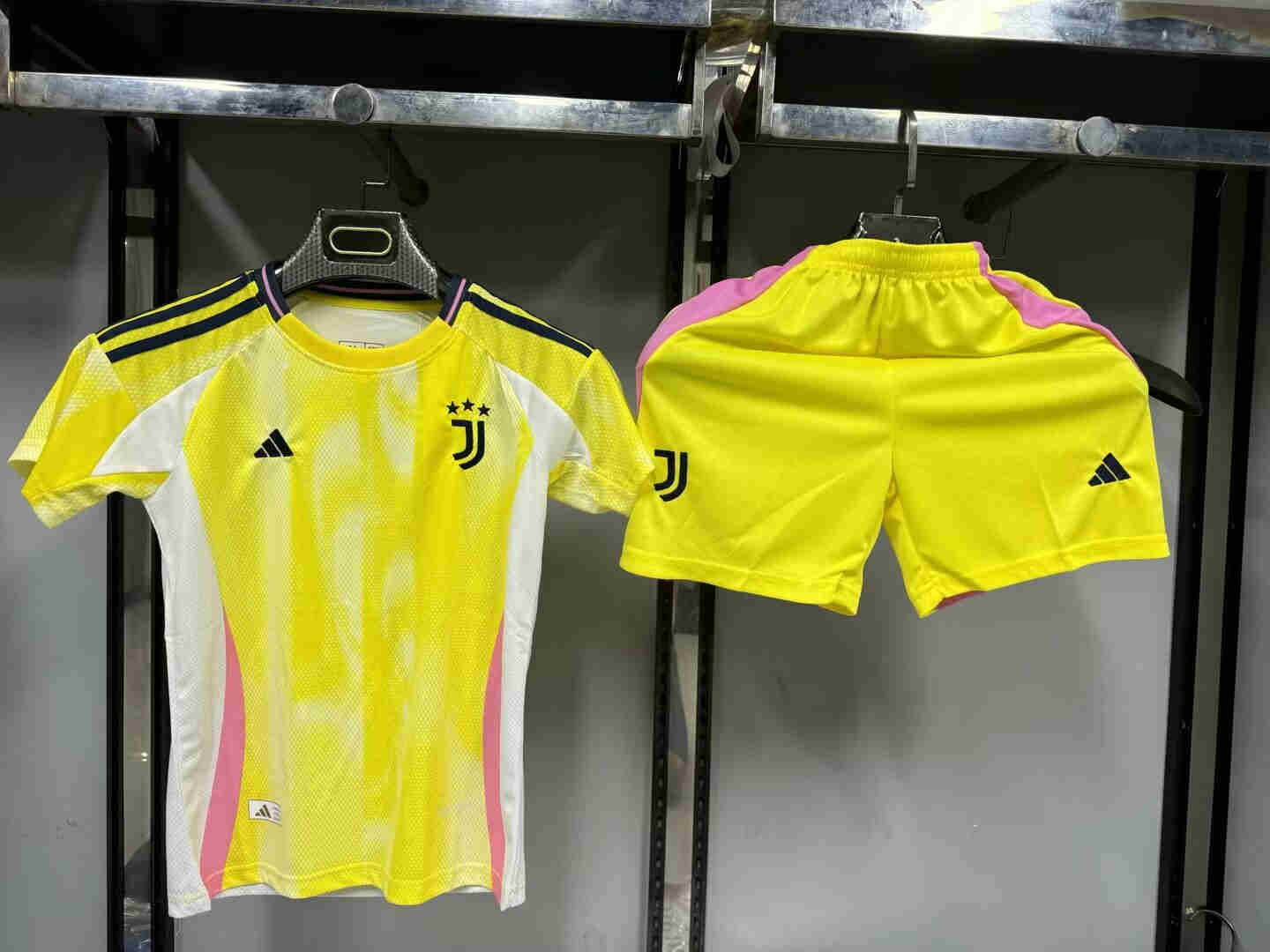 2024-2025 JUVENTUS  KIDS kit 