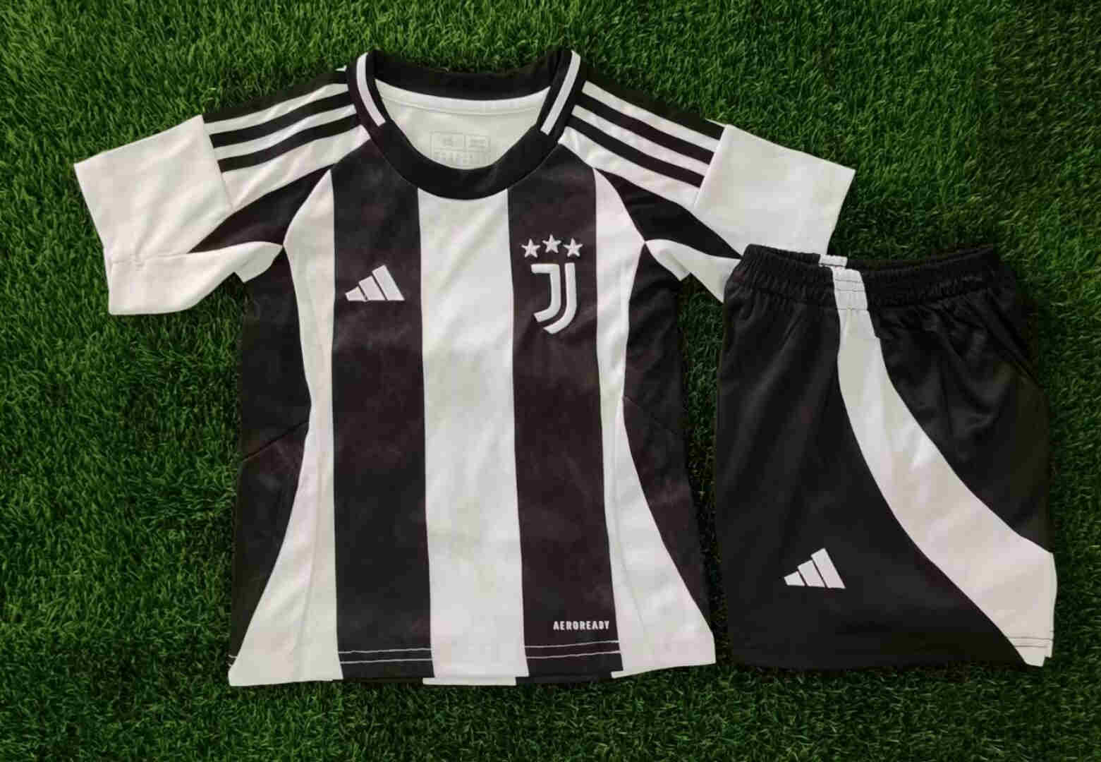 2024-2025 JUVENTUS HOME KIDS kit 