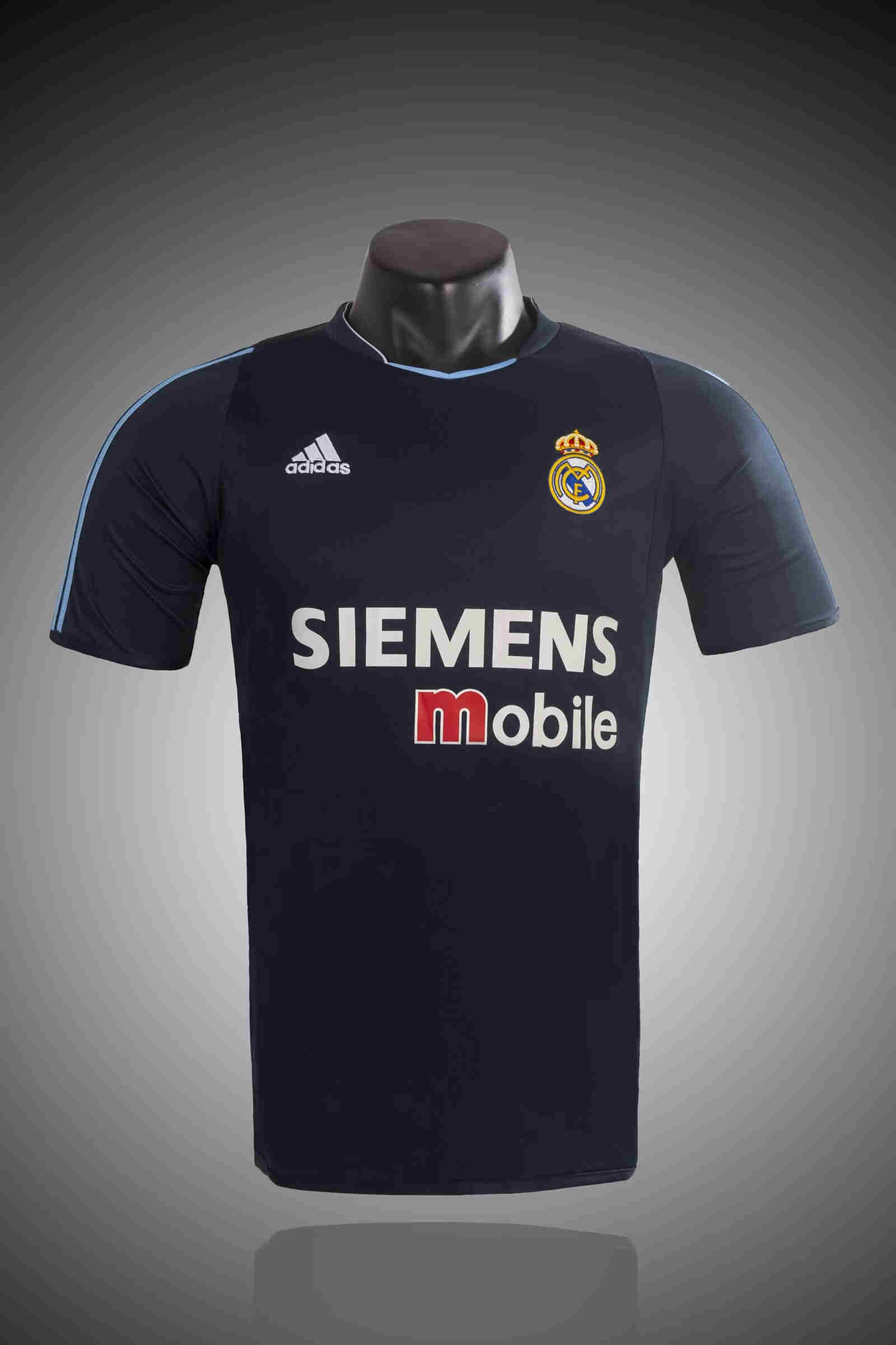 2003-2004  Real Madrid away retro