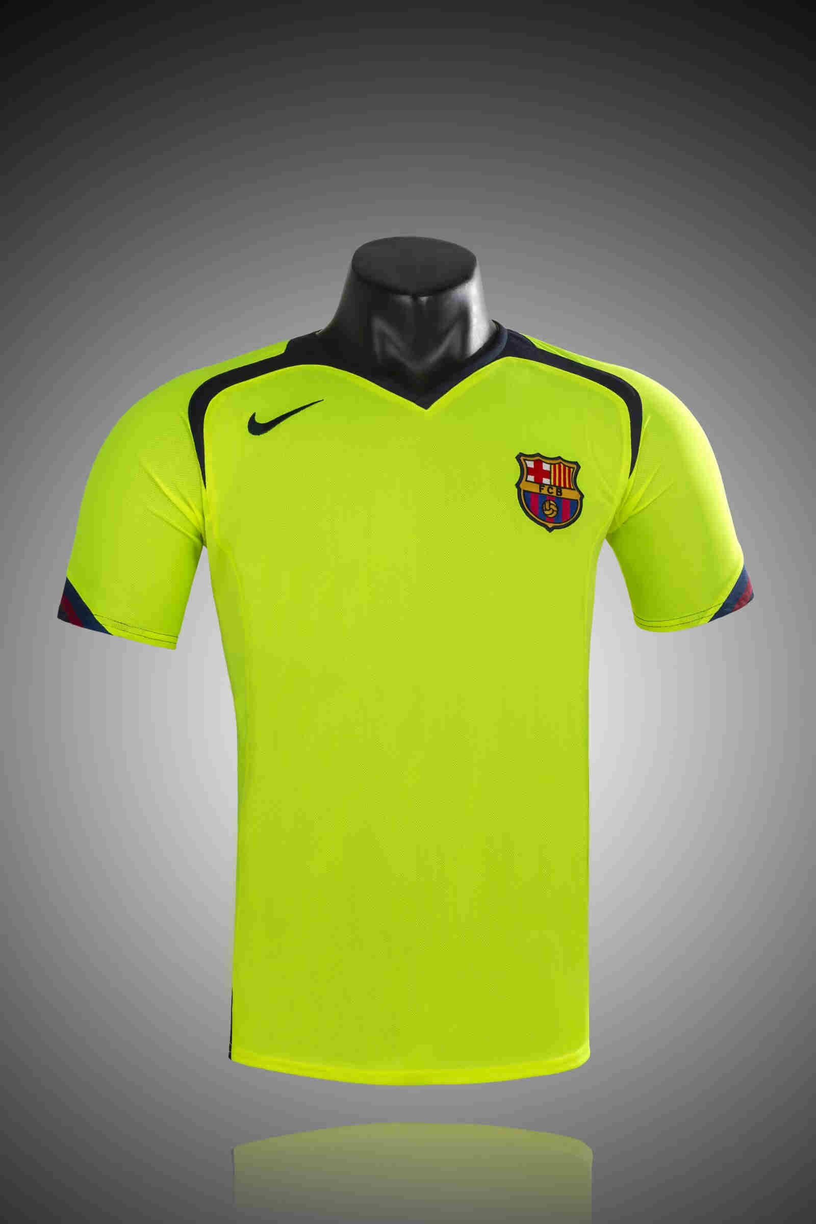 2005-2006  Barcelona away  Retro.