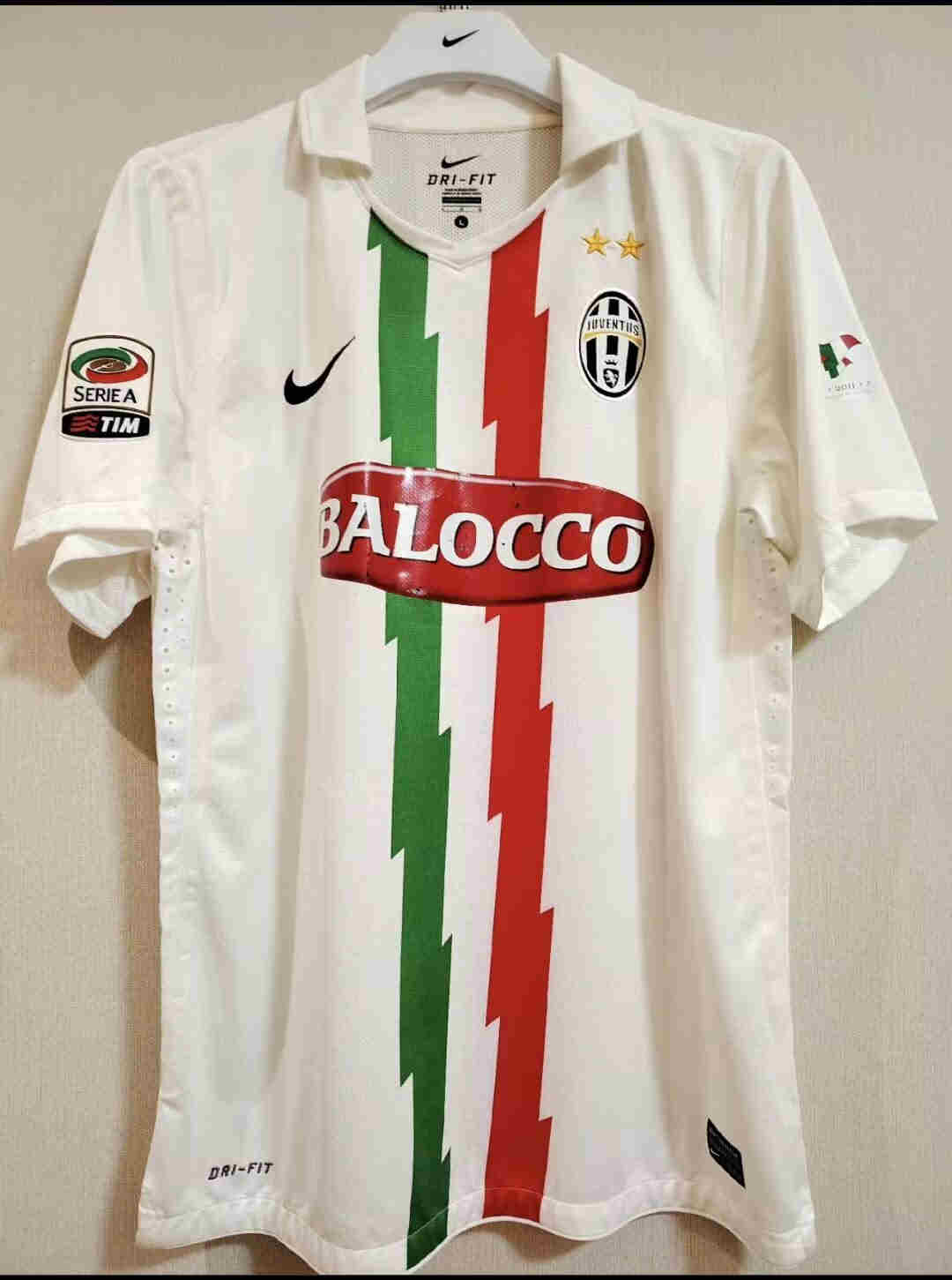 2010-2011  Juventus away Retro