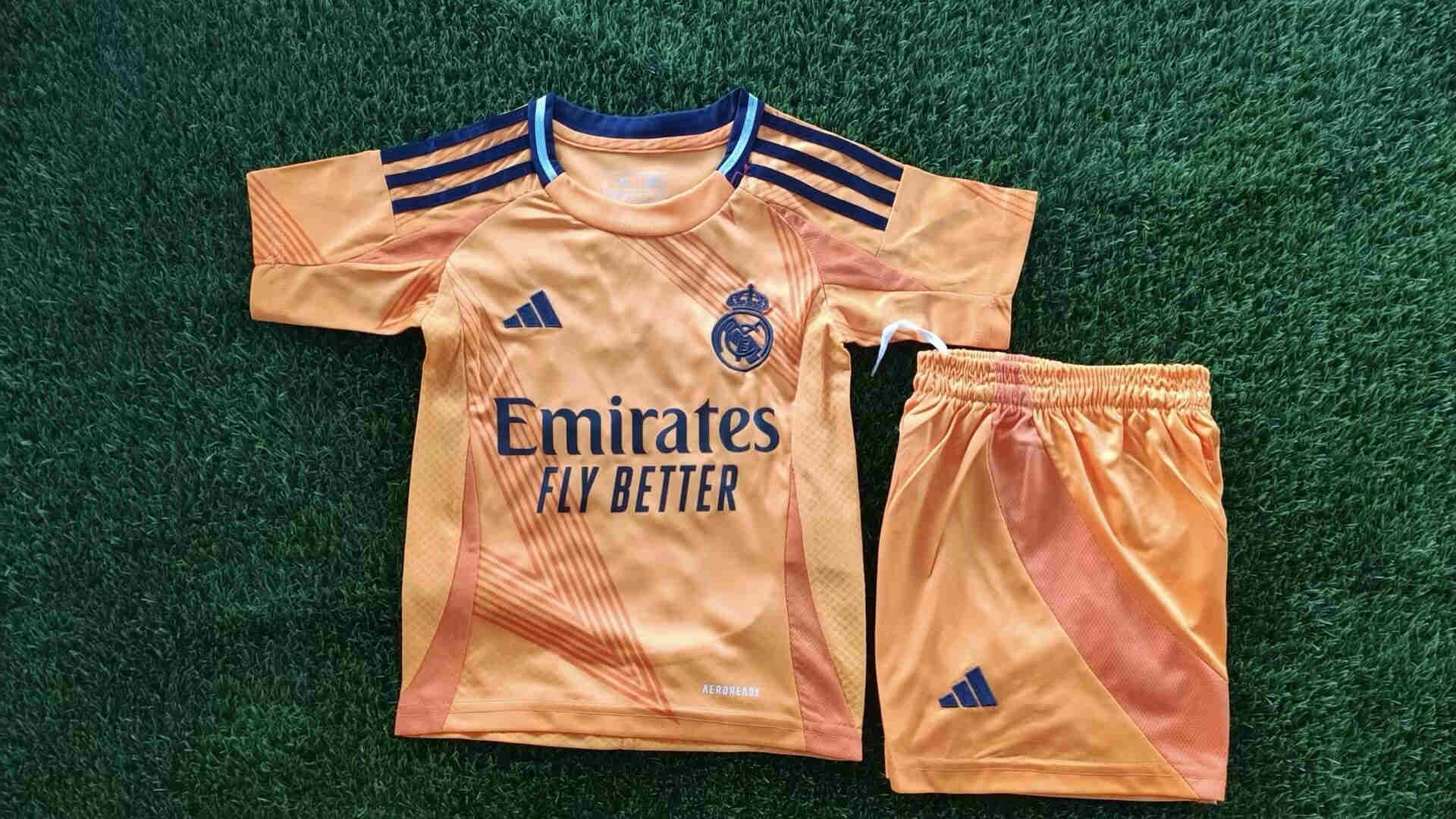 2024-20254  Real Madrid away kids kit