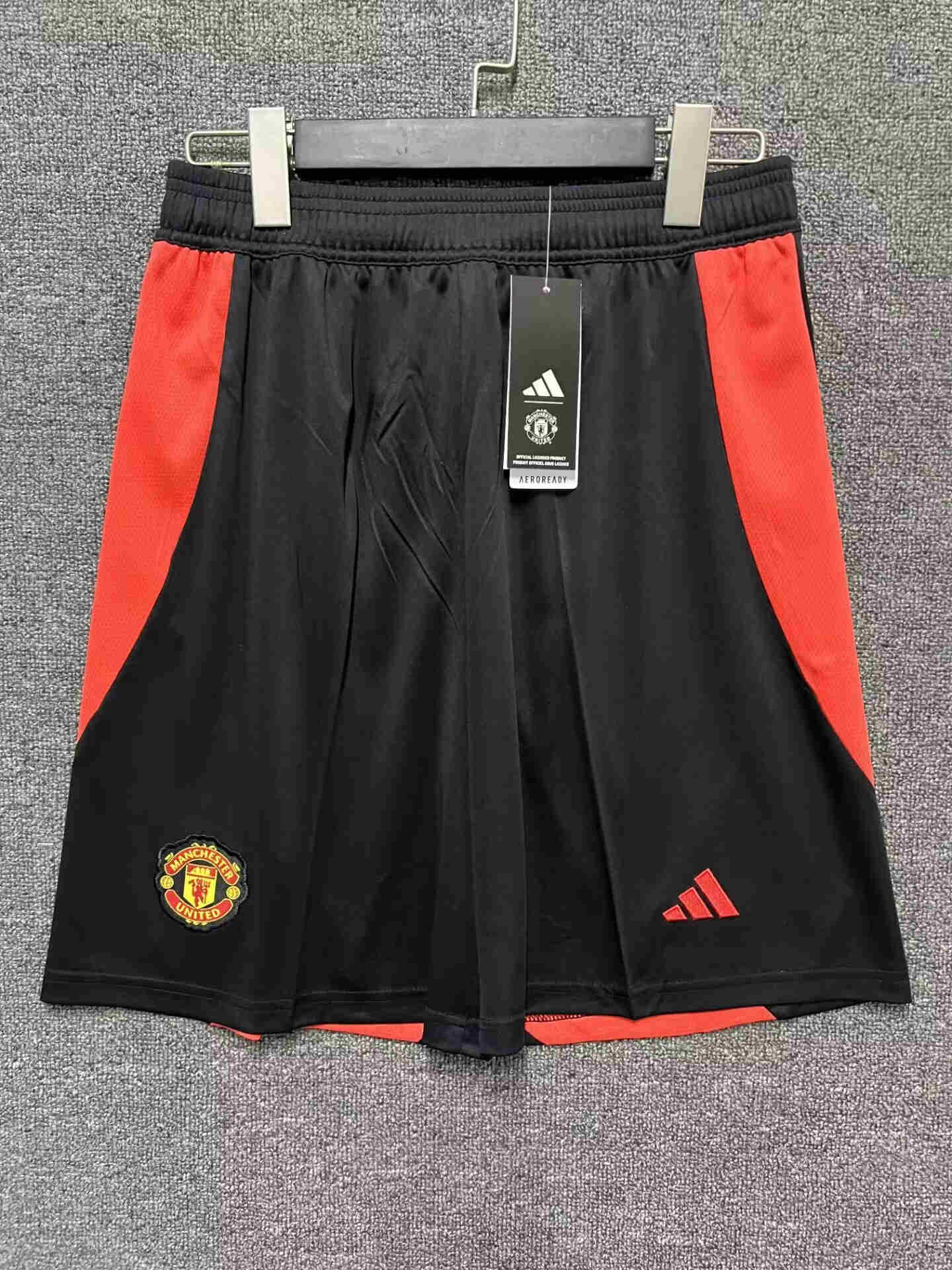 2024-2025  Manchester United HOME shorts adult 