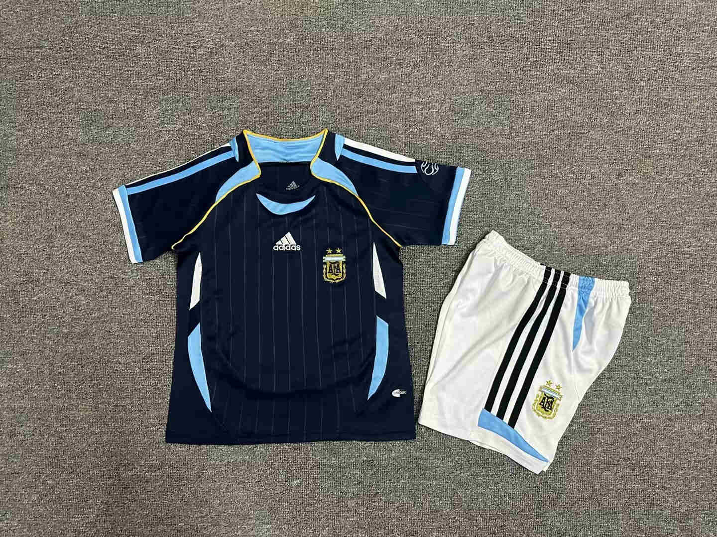 2006 Argentina  away  kids kit